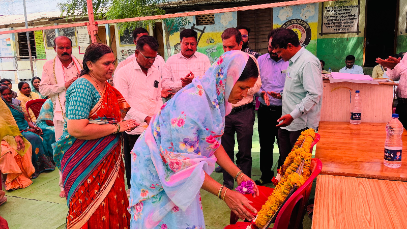 एक दिवस गावकऱ्यांसोबत – ग्राम दरबार कार्यक्रम