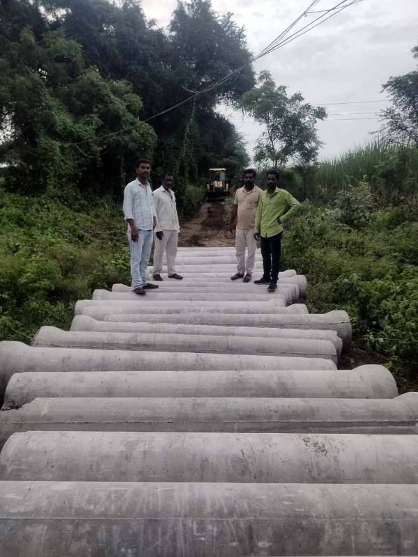 अंडरग्राउंड बंदिस्त नाली  काम