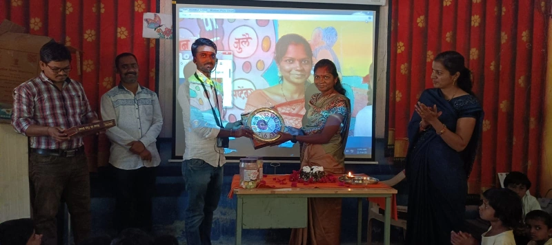 प्रोजेक्टरच्या सहाय्याने डिजिटल शिक्षण — नवीन शैक्षणिक उपक्रम